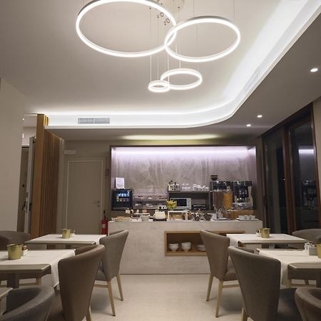 Albergo Grappolo D'Oro مونتيبلونا المظهر الخارجي الصورة
