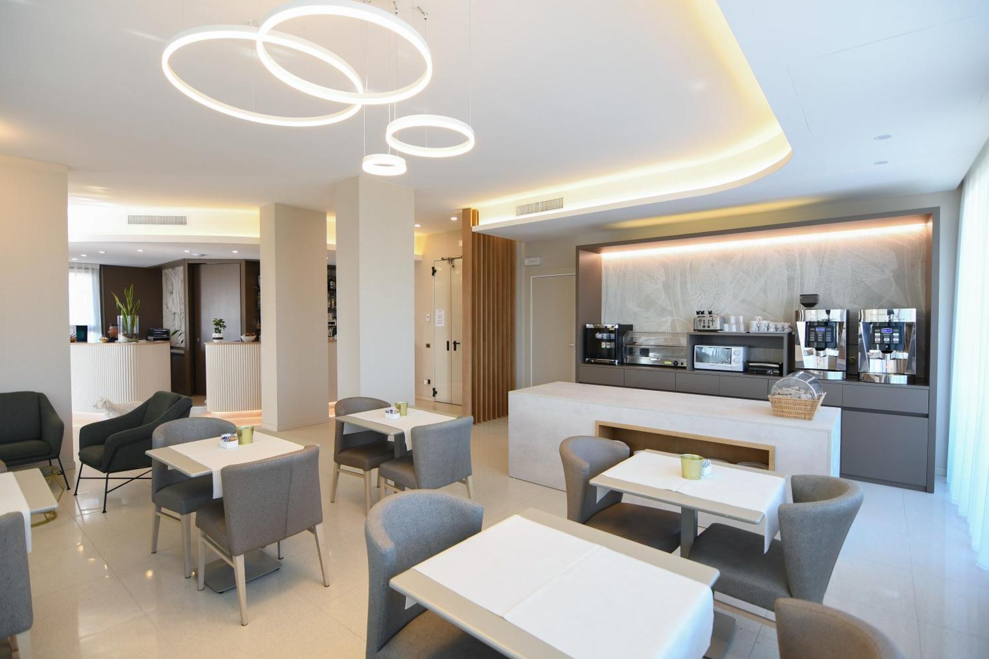 Albergo Grappolo D'Oro مونتيبلونا المظهر الخارجي الصورة