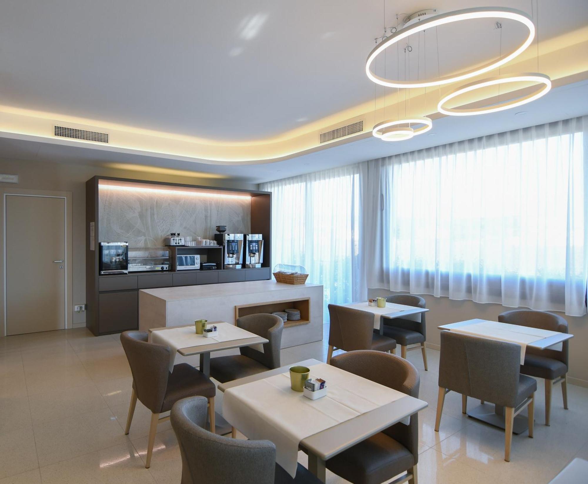 Albergo Grappolo D'Oro مونتيبلونا المظهر الخارجي الصورة