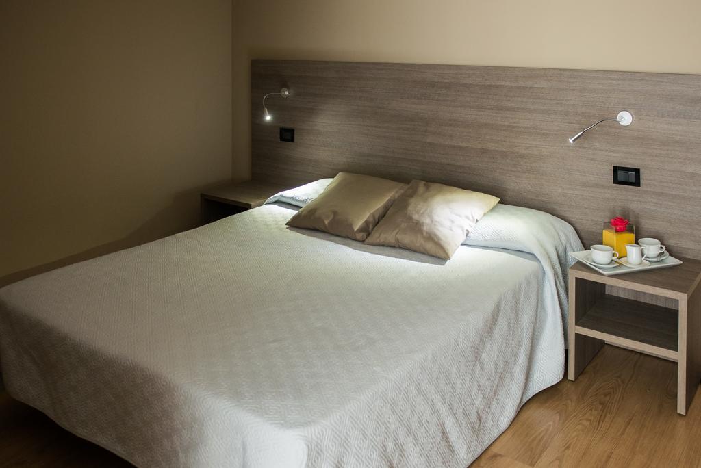 Albergo Grappolo D'Oro مونتيبلونا المظهر الخارجي الصورة